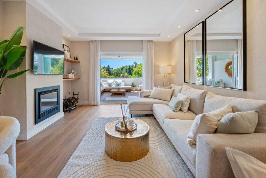 R5430718-Apartment-For-Sale-The-Golden-Mile-Middle-Floor-Apartment-2-Beds-172-Built