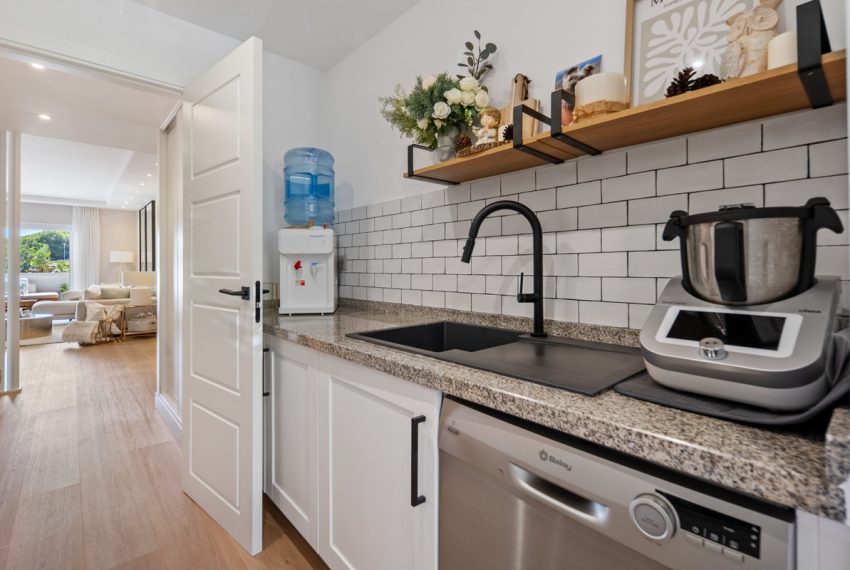 R5430718-Apartment-For-Sale-The-Golden-Mile-Middle-Floor-Apartment-2-Beds-172-Built-9