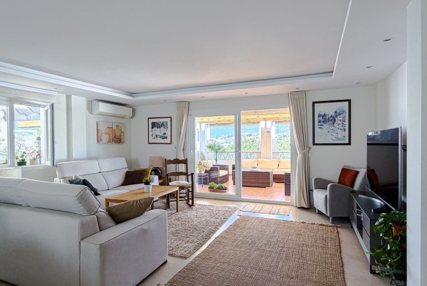 R5432218-Apartment-For-Sale-La-Campana-Penthouse-3-Beds-110-Built-2