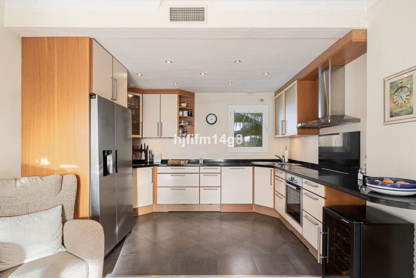 R5433385-Apartment-For-Sale-La-Quinta-Penthouse-Duplex-3-Beds-161-Built-8