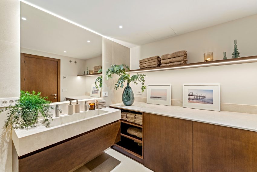 R5434135-Apartment-For-Sale-The-Golden-Mile-Middle-Floor-Apartment-3-Beds-126-Built-19