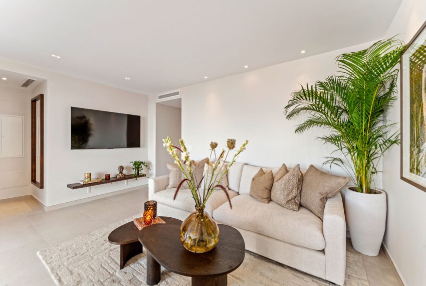 R5434135-Apartment-For-Sale-The-Golden-Mile-Middle-Floor-Apartment-3-Beds-126-Built-2