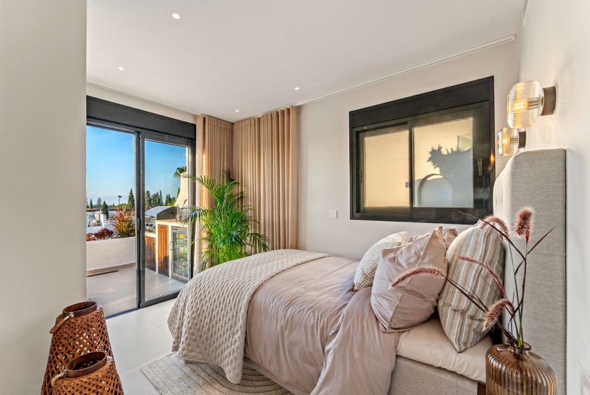 R5434135-Apartment-For-Sale-The-Golden-Mile-Middle-Floor-Apartment-3-Beds-126-Built-9