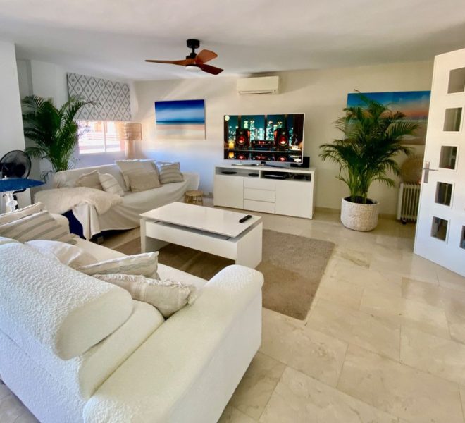 R5435008-Image 1-Penthouse Duplex - 3 Beds - 350 Built