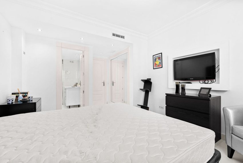 R5435026-Apartment-For-Sale-Marbella-Ground-Floor-Apartment-4-Beds-228-Built-10