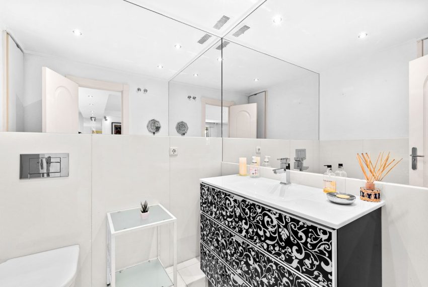 R5435026-Apartment-For-Sale-Marbella-Ground-Floor-Apartment-4-Beds-228-Built-13