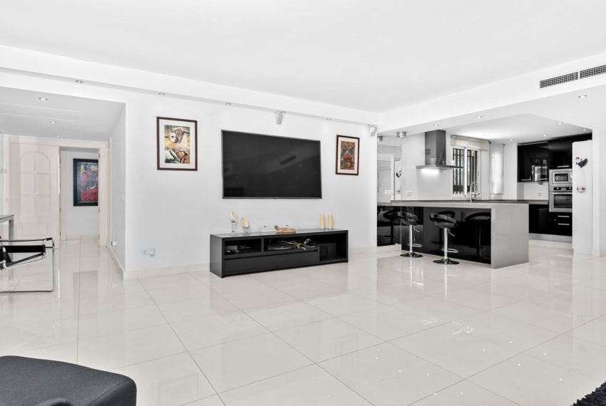 R5435026-Apartment-For-Sale-Marbella-Ground-Floor-Apartment-4-Beds-228-Built-4