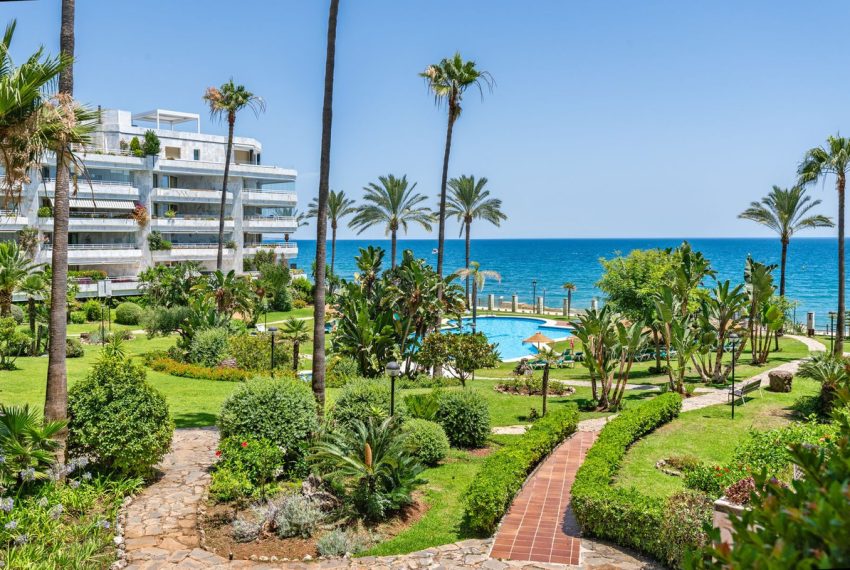 R5435026-Apartment-For-Sale-Marbella-Ground-Floor-Apartment-4-Beds-228-Built