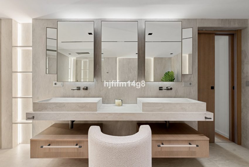 R5435245-Apartment-For-Sale-Nueva-Andalucia-Middle-Floor-Apartment-3-Beds-200-Built-17