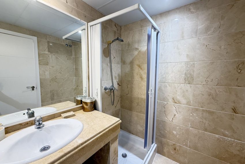 R5435794-Apartment-For-Sale-Aloha-Ground-Floor-Apartment-2-Beds-108-Built-8