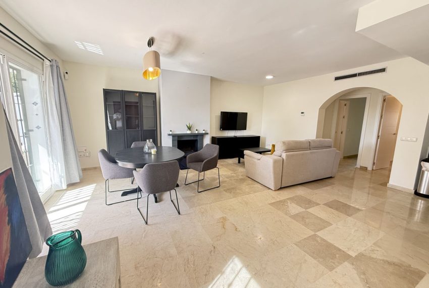 R5435794-Apartment-For-Sale-Aloha-Ground-Floor-Apartment-2-Beds-108-Built