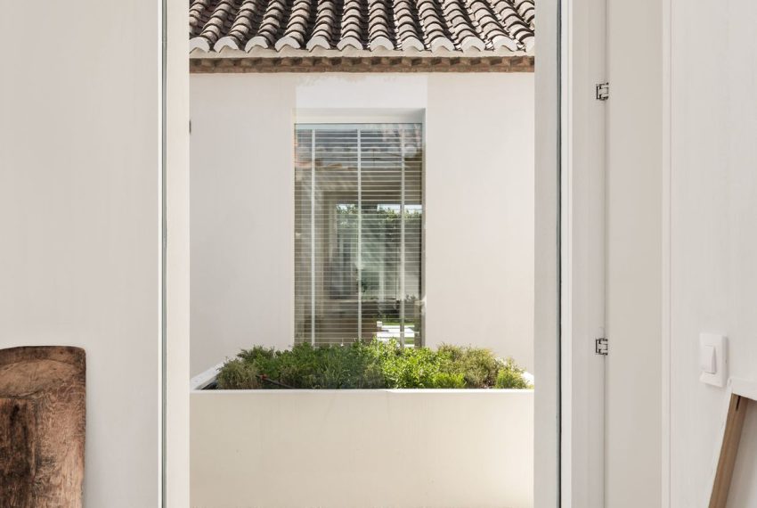 R5437339-House-For-Sale-El-Paraiso-Detached-Villa-4-Beds-262-Built-2