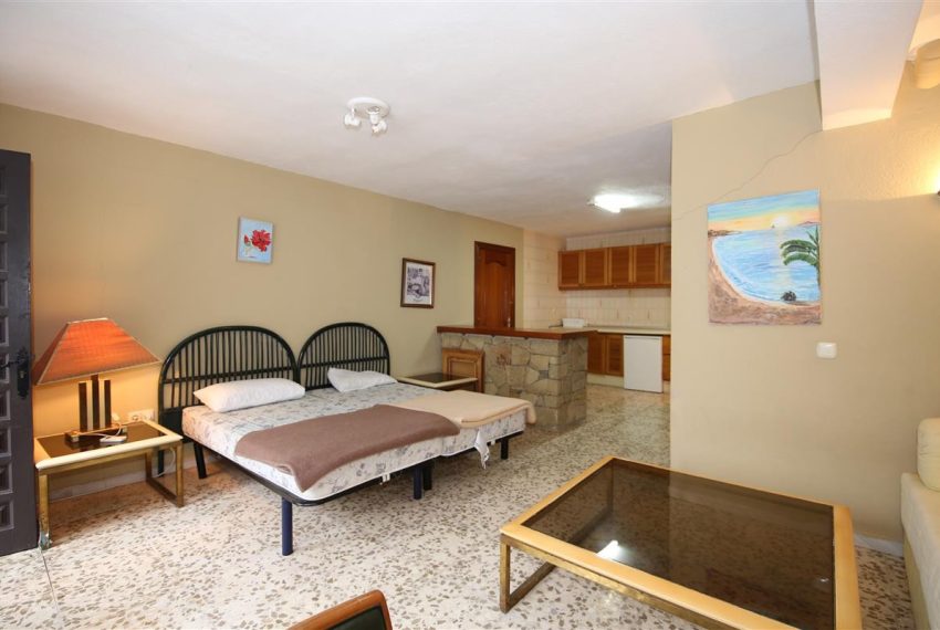 R5437732-House-For-Sale-Estepona-Detached-Villa-4-Beds-300-Built-11