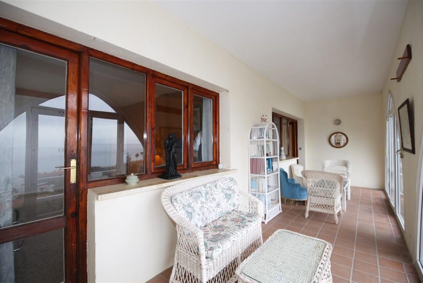 R5437732-House-For-Sale-Estepona-Detached-Villa-4-Beds-300-Built-12