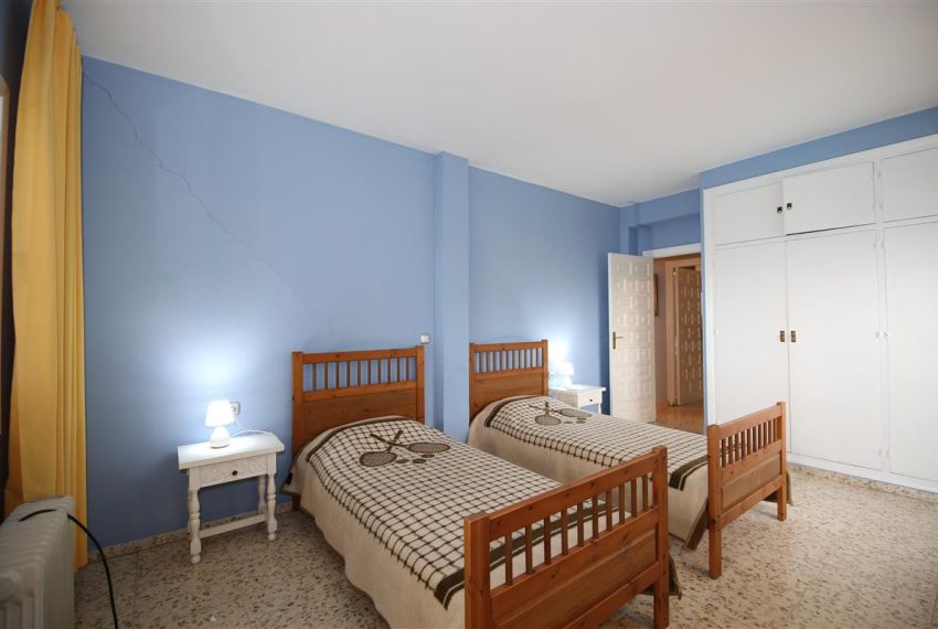 R5437732-House-For-Sale-Estepona-Detached-Villa-4-Beds-300-Built-13