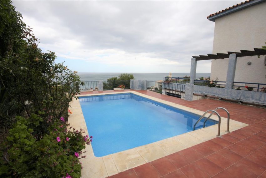 R5437732-House-For-Sale-Estepona-Detached-Villa-4-Beds-300-Built-15