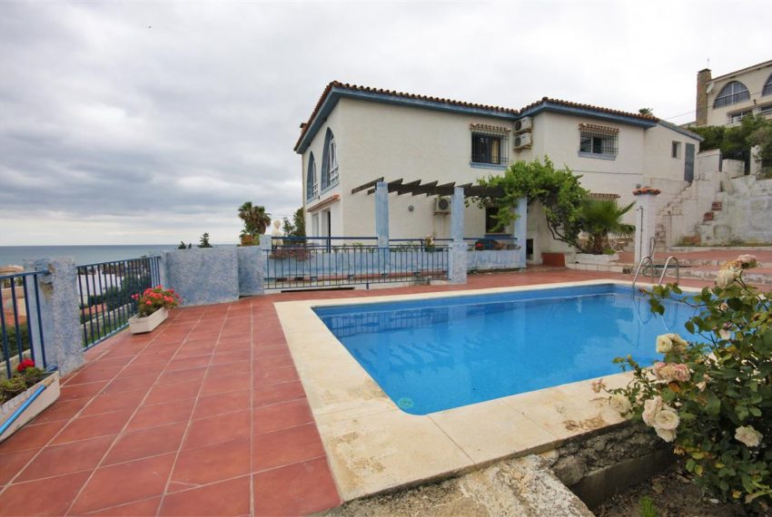 R5437732-House-For-Sale-Estepona-Detached-Villa-4-Beds-300-Built-16