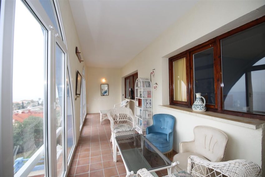 R5437732-House-For-Sale-Estepona-Detached-Villa-4-Beds-300-Built-6