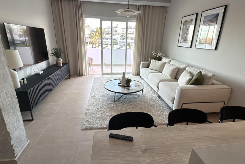 R5437990-Apartment-For-Sale-Nueva-Andalucia-Penthouse-Duplex-3-Beds-109-Built-2