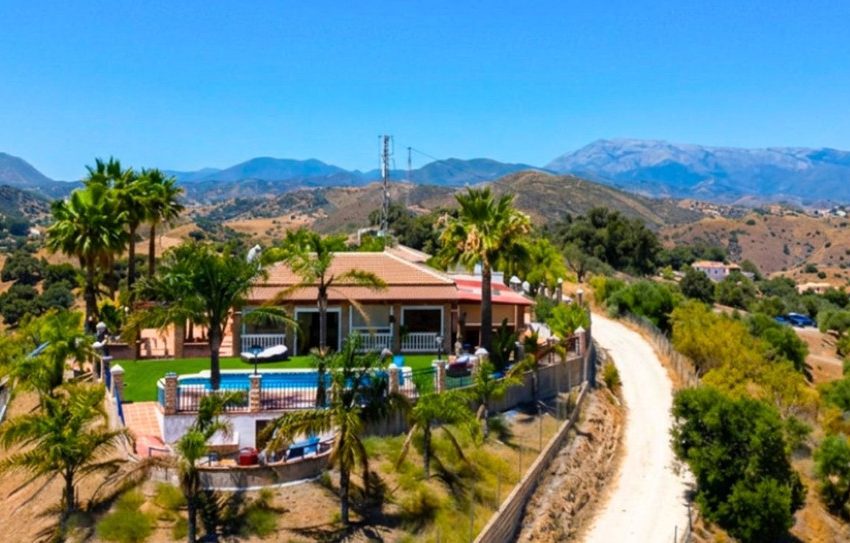 R5438353-House-For-Sale-Coin-Finca-Cortijo-5-Beds-197-Built-1