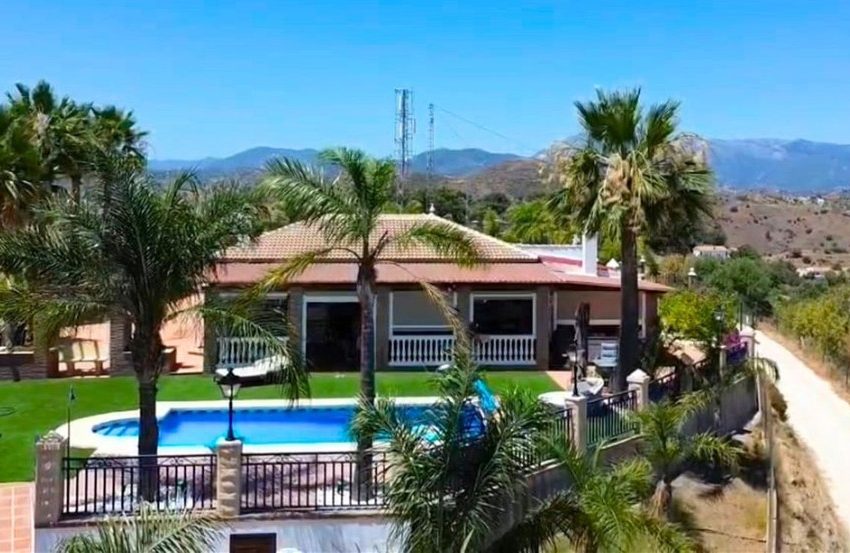 R5438353-House-For-Sale-Coin-Finca-Cortijo-5-Beds-197-Built