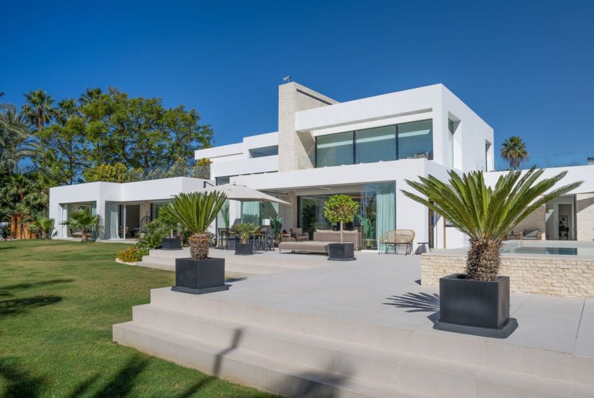 R5438548-House-For-Sale-El-Paraiso-Detached-Villa-7-Beds-1373-Built-1
