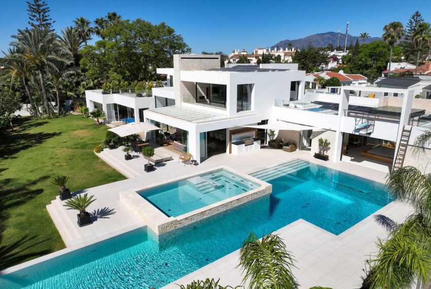 R5438548-House-For-Sale-El-Paraiso-Detached-Villa-7-Beds-1373-Built