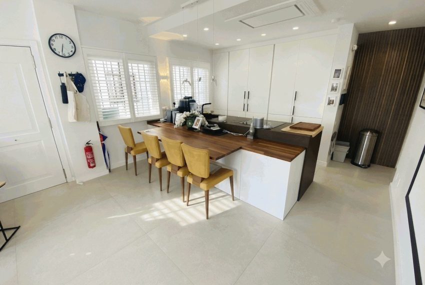 R5438803-Apartment-For-Sale-Nueva-Andalucia-Middle-Floor-Apartment-2-Beds-82-Built-11