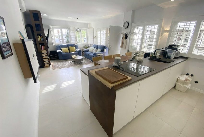 R5438803-Apartment-For-Sale-Nueva-Andalucia-Middle-Floor-Apartment-2-Beds-82-Built-2
