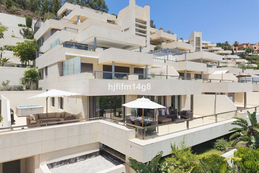 R5438905-Apartment-For-Sale-Nueva-Andalucia-Middle-Floor-Apartment-2-Beds-250-Built-1