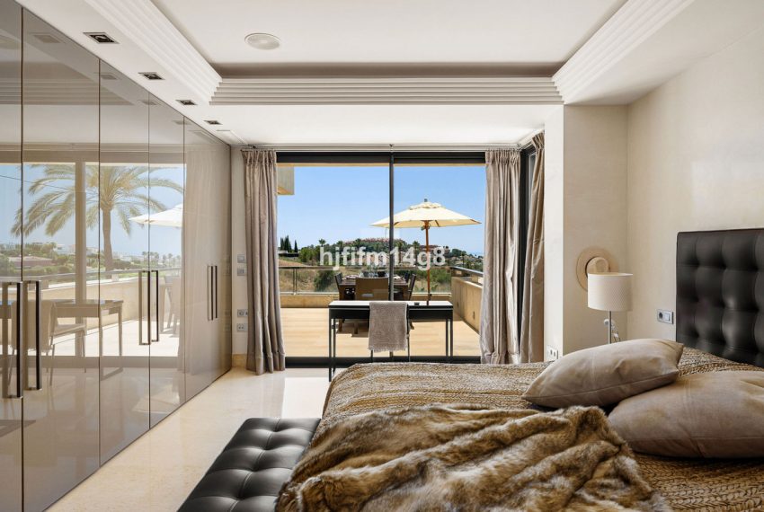 R5438905-Apartment-For-Sale-Nueva-Andalucia-Middle-Floor-Apartment-2-Beds-250-Built-12