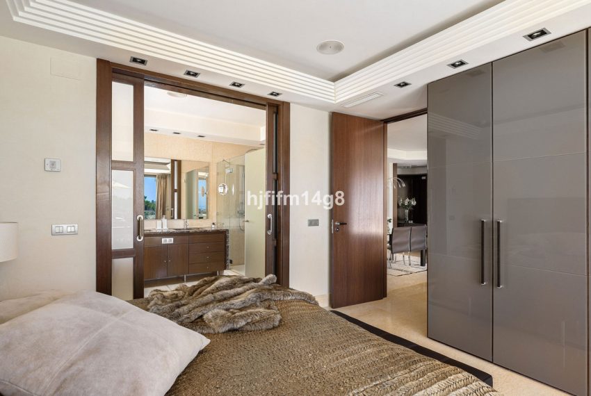 R5438905-Apartment-For-Sale-Nueva-Andalucia-Middle-Floor-Apartment-2-Beds-250-Built-13