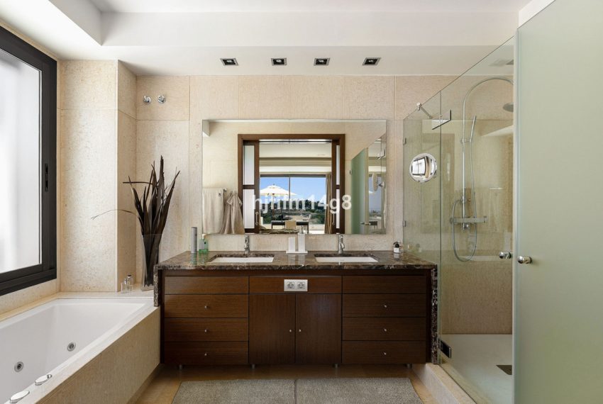 R5438905-Apartment-For-Sale-Nueva-Andalucia-Middle-Floor-Apartment-2-Beds-250-Built-14