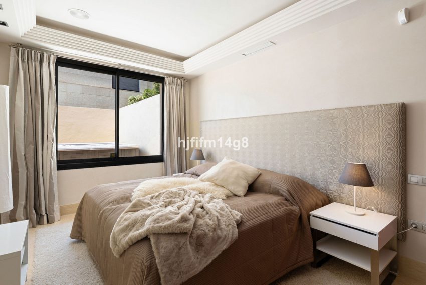 R5438905-Apartment-For-Sale-Nueva-Andalucia-Middle-Floor-Apartment-2-Beds-250-Built-16