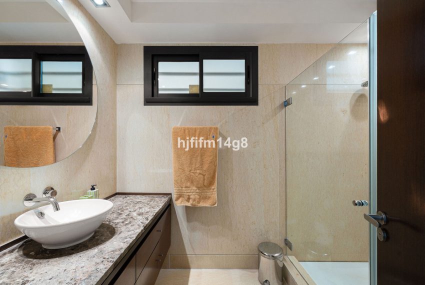 R5438905-Apartment-For-Sale-Nueva-Andalucia-Middle-Floor-Apartment-2-Beds-250-Built-17