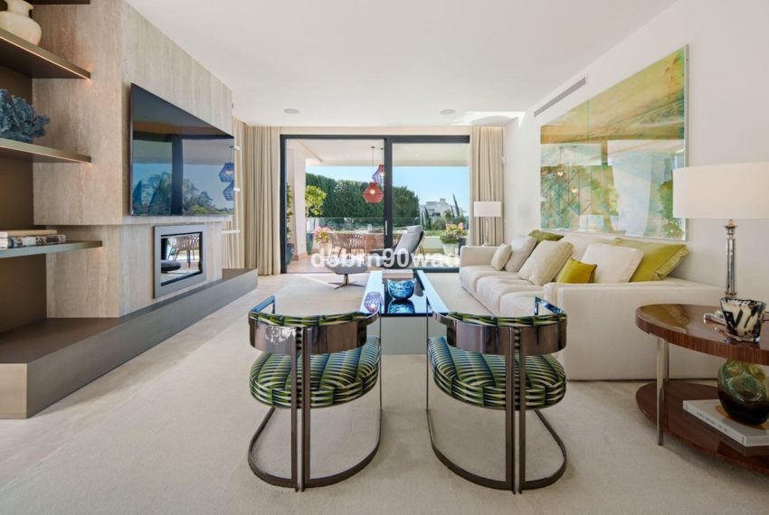 R5439535-Apartment-For-Sale-Sierra-Blanca-Duplex-4-Beds-441-Built