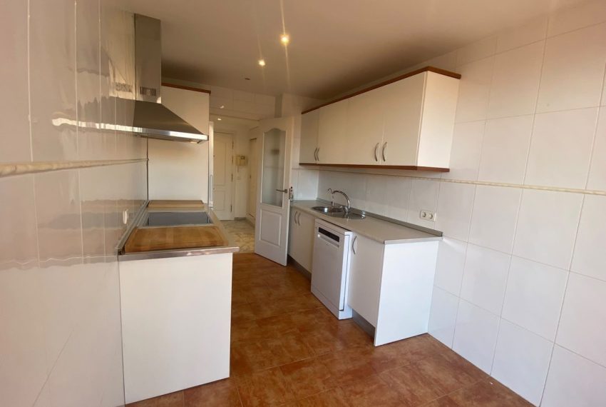 R5441149-Apartment-For-Sale-The-Golden-Mile-Top-Floor-Apartment-2-Beds-106-Built-11