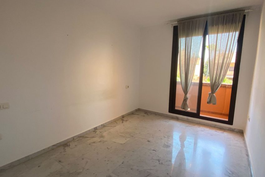 R5441149-Apartment-For-Sale-The-Golden-Mile-Top-Floor-Apartment-2-Beds-106-Built-15