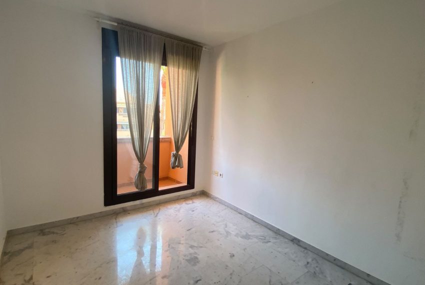 R5441149-Apartment-For-Sale-The-Golden-Mile-Top-Floor-Apartment-2-Beds-106-Built-16