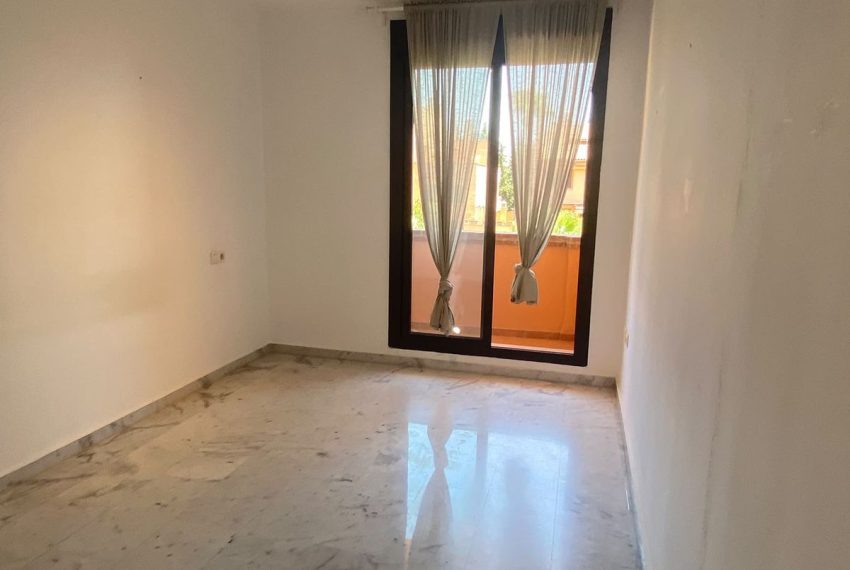 R5441149-Apartment-For-Sale-The-Golden-Mile-Top-Floor-Apartment-2-Beds-106-Built-17