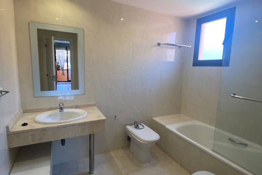 R5441149-Apartment-For-Sale-The-Golden-Mile-Top-Floor-Apartment-2-Beds-106-Built-18