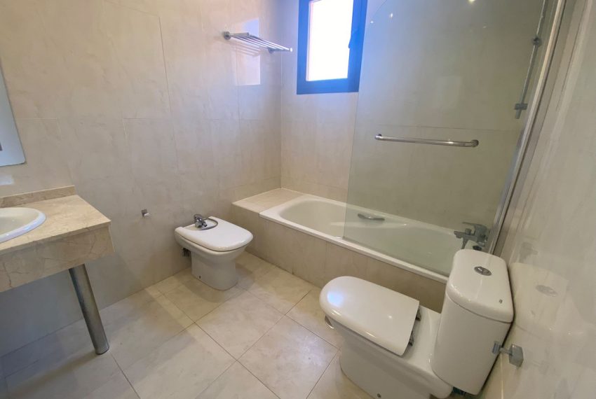 R5441149-Apartment-For-Sale-The-Golden-Mile-Top-Floor-Apartment-2-Beds-106-Built-19
