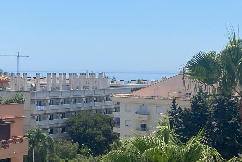 R5441149-Apartment-For-Sale-The-Golden-Mile-Top-Floor-Apartment-2-Beds-106-Built-2