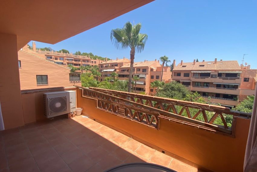R5441149-Apartment-For-Sale-The-Golden-Mile-Top-Floor-Apartment-2-Beds-106-Built-3