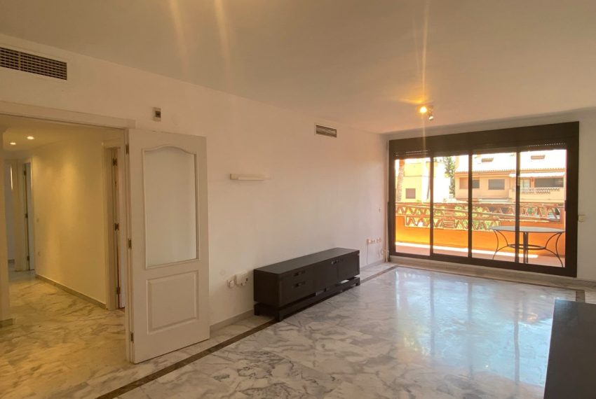 R5441149-Apartment-For-Sale-The-Golden-Mile-Top-Floor-Apartment-2-Beds-106-Built-4
