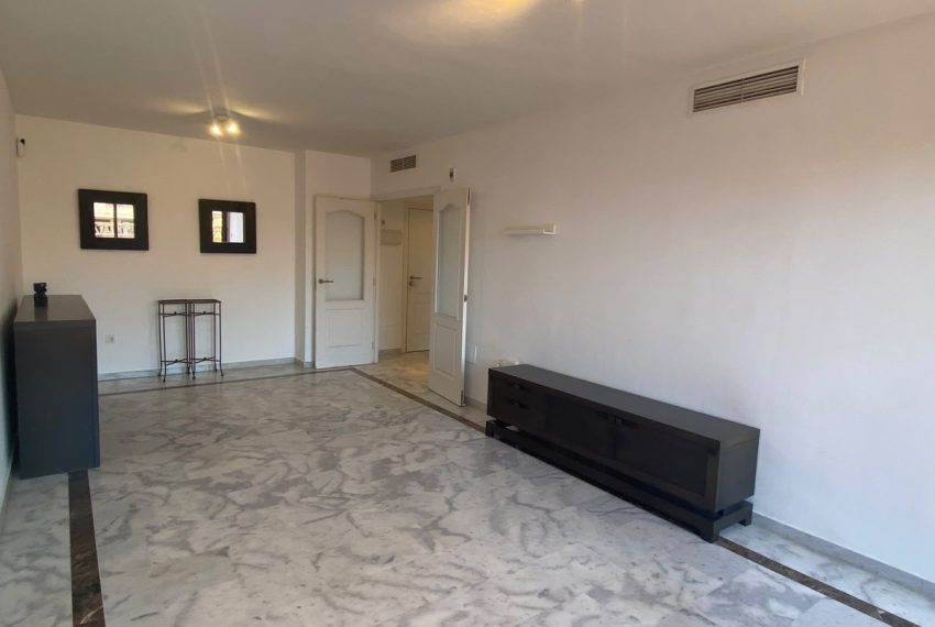 R5441149-Apartment-For-Sale-The-Golden-Mile-Top-Floor-Apartment-2-Beds-106-Built-6