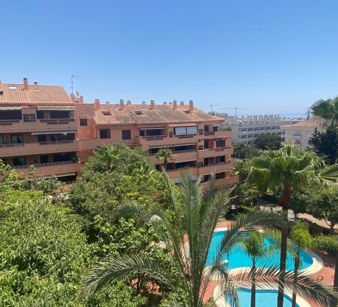 R5441149-Image 1-Top Floor Apartment - 2 Beds - 106 Built