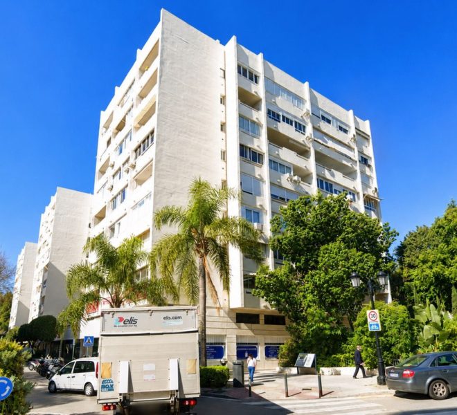 R5441305-Image 1-Middle Floor Apartment - 3 Beds - 90 Built
