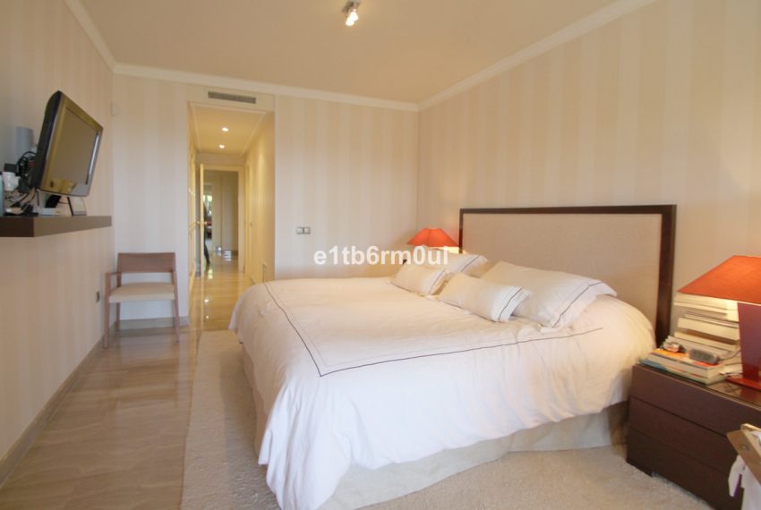 R5441530-Apartment-For-Sale-The-Golden-Mile-Middle-Floor-Apartment-3-Beds-147-Built-14