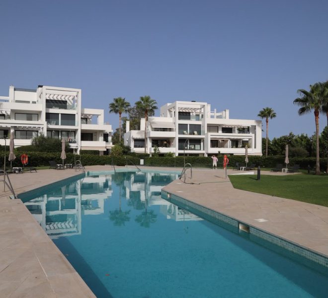 R5443336-Image 1-Ground Floor Apartment - 3 Beds - 143 Built